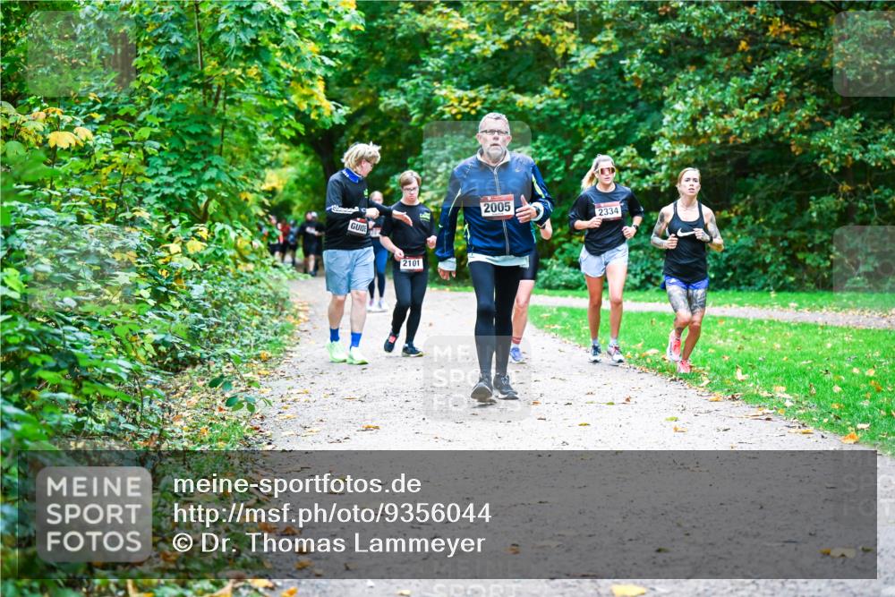 12.10.2025 - Bramfelder Halbmarathon 2025 Dr. Thomas Lammeyer http://msf.ph/oto/9356044 12.10.2025 10:55:40 Laufen 2101, 2005, 2334 meine-sportfotos.de