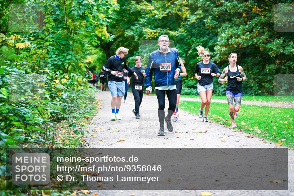 12.10.2025 - Bramfelder Halbmarathon 2025 Dr. Thomas Lammeyer http://msf.ph/oto/9356046 12.10.2025 10:55:40 Laufen 2101, 2005, 2334 meine-sportfotos.de