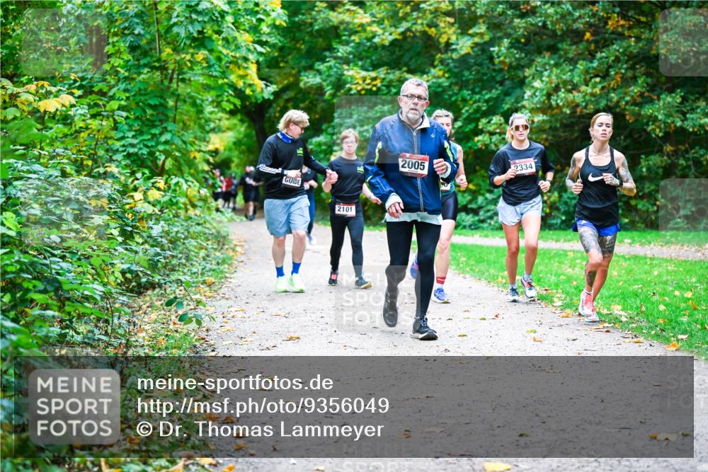 12.10.2025 - Bramfelder Halbmarathon 2025 Dr. Thomas Lammeyer http://msf.ph/oto/9356049 12.10.2025 10:55:41 Laufen 2101, 2005, 2334 meine-sportfotos.de