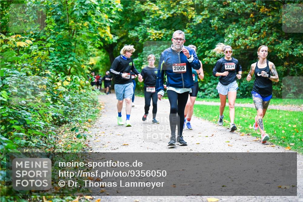12.10.2025 - Bramfelder Halbmarathon 2025 Dr. Thomas Lammeyer http://msf.ph/oto/9356050 12.10.2025 10:55:41 Laufen 2101, 2005, 2334 meine-sportfotos.de