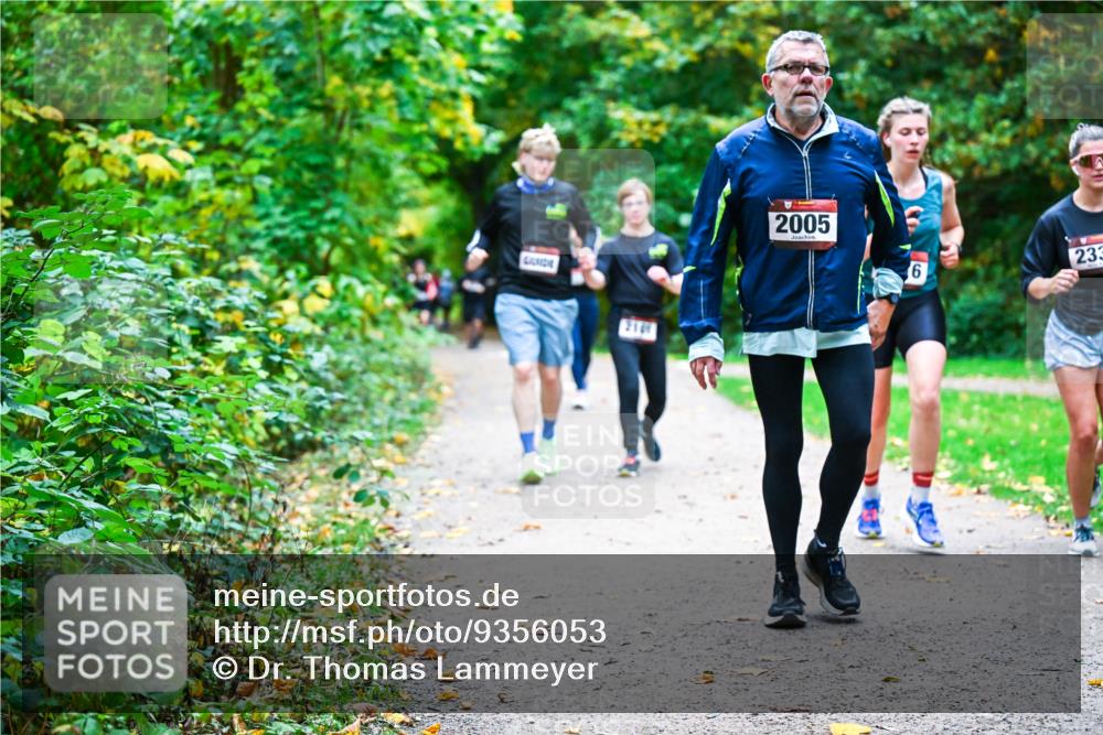 12.10.2025 - Bramfelder Halbmarathon 2025 Dr. Thomas Lammeyer http://msf.ph/oto/9356053 12.10.2025 10:55:42 Laufen 2104, 2005, 233 meine-sportfotos.de
