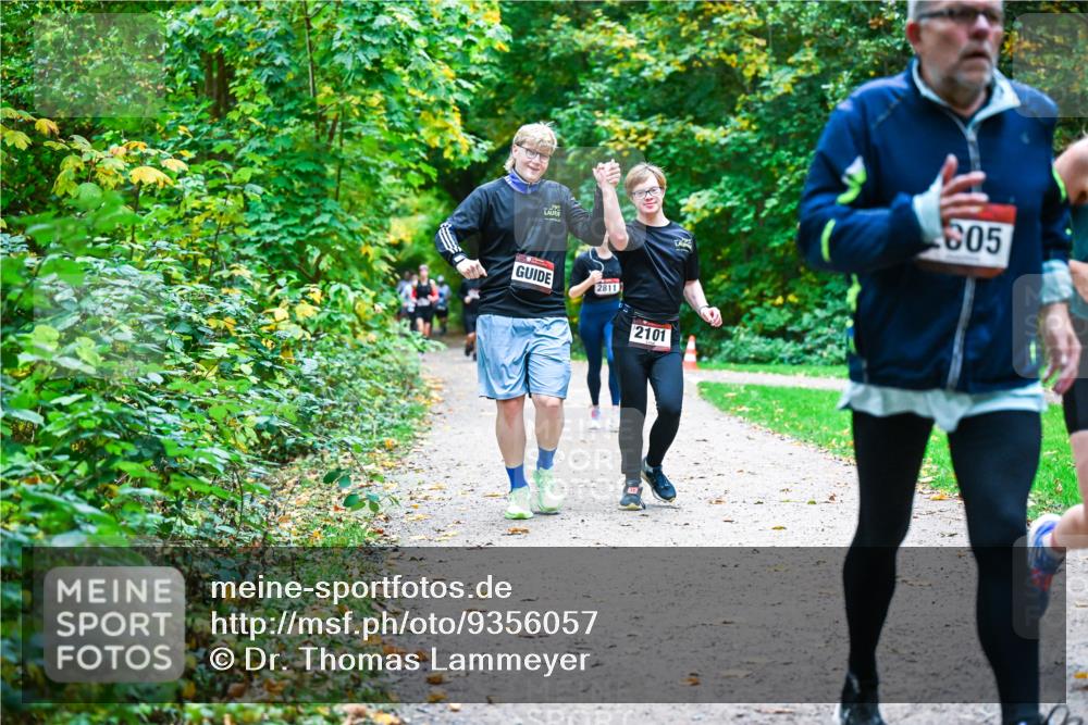 12.10.2025 - Bramfelder Halbmarathon 2025 Dr. Thomas Lammeyer http://msf.ph/oto/9356057 12.10.2025 10:55:43 Laufen 2811, 2101, 05 meine-sportfotos.de