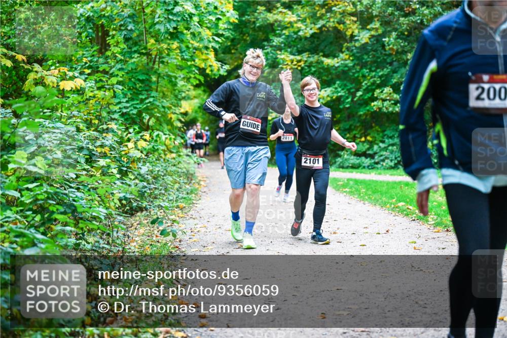 12.10.2025 - Bramfelder Halbmarathon 2025 Dr. Thomas Lammeyer http://msf.ph/oto/9356059 12.10.2025 10:55:43 Laufen 2811, 2101, 200 meine-sportfotos.de