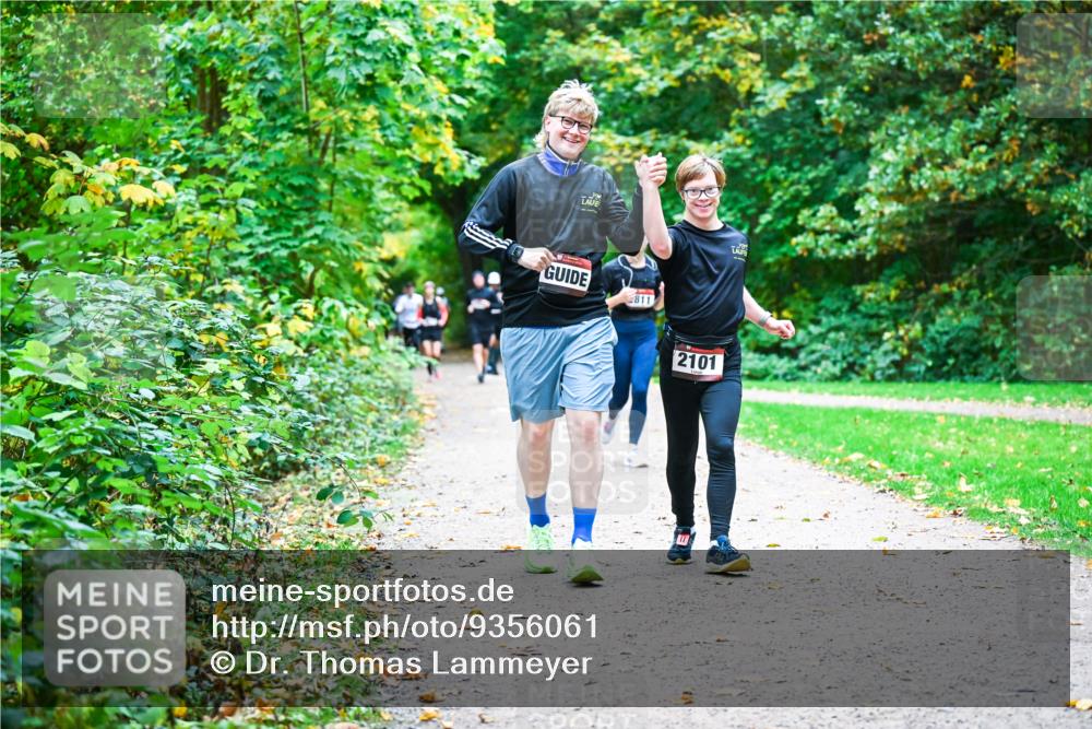 12.10.2025 - Bramfelder Halbmarathon 2025 Dr. Thomas Lammeyer http://msf.ph/oto/9356061 12.10.2025 10:55:44 Laufen 811, 2101 meine-sportfotos.de