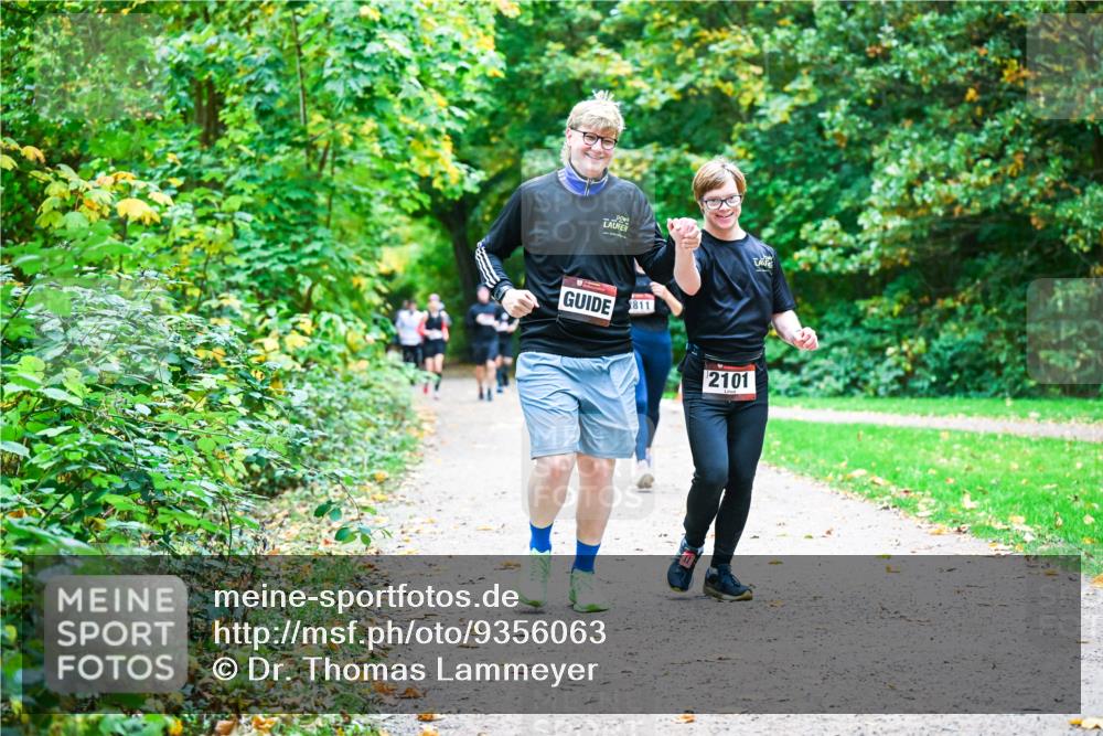 12.10.2025 - Bramfelder Halbmarathon 2025 Dr. Thomas Lammeyer http://msf.ph/oto/9356063 12.10.2025 10:55:44 Laufen 811, 2101 meine-sportfotos.de