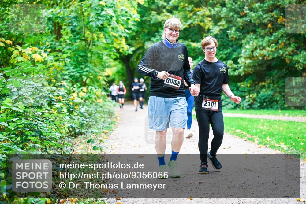 12.10.2025 - Bramfelder Halbmarathon 2025 Dr. Thomas Lammeyer http://msf.ph/oto/9356066 12.10.2025 10:55:45 Laufen 2101 meine-sportfotos.de