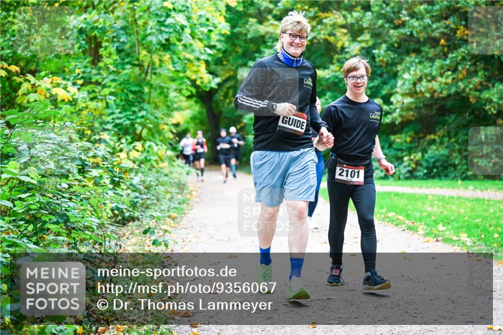 12.10.2025 - Bramfelder Halbmarathon 2025 Dr. Thomas Lammeyer http://msf.ph/oto/9356067 12.10.2025 10:55:45 Laufen 2101 meine-sportfotos.de
