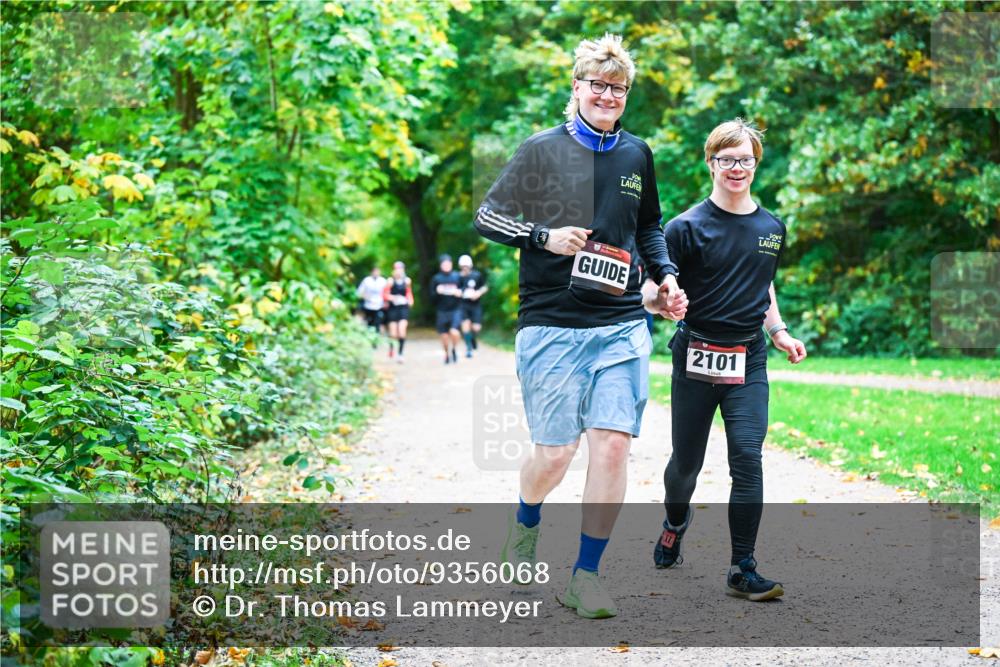 12.10.2025 - Bramfelder Halbmarathon 2025 Dr. Thomas Lammeyer http://msf.ph/oto/9356068 12.10.2025 10:55:45 Laufen 2101 meine-sportfotos.de