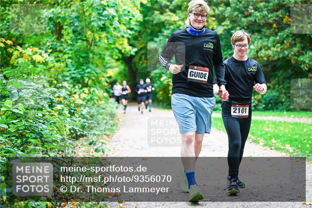 12.10.2025 - Bramfelder Halbmarathon 2025 Dr. Thomas Lammeyer http://msf.ph/oto/9356070 12.10.2025 10:55:45 Laufen 2101 meine-sportfotos.de