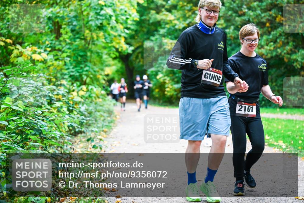 12.10.2025 - Bramfelder Halbmarathon 2025 Dr. Thomas Lammeyer http://msf.ph/oto/9356072 12.10.2025 10:55:45 Laufen 2101 meine-sportfotos.de