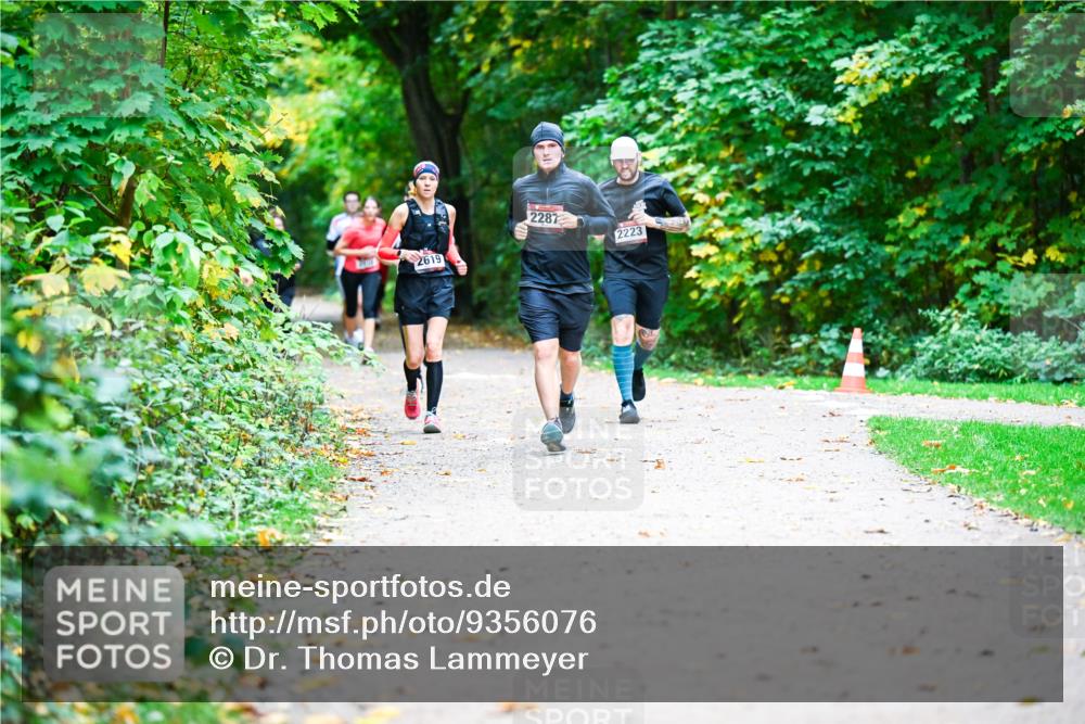 12.10.2025 - Bramfelder Halbmarathon 2025 Dr. Thomas Lammeyer http://msf.ph/oto/9356076 12.10.2025 10:55:48 Laufen 2619, 2287, 2223 meine-sportfotos.de