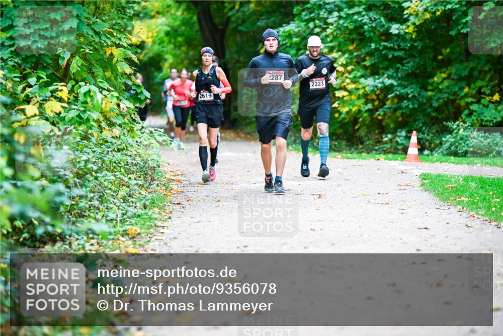 12.10.2025 - Bramfelder Halbmarathon 2025 Dr. Thomas Lammeyer http://msf.ph/oto/9356078 12.10.2025 10:55:48 Laufen 2619, 287, 2223 meine-sportfotos.de