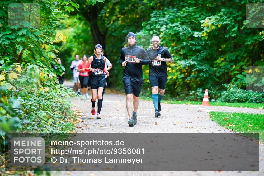 12.10.2025 - Bramfelder Halbmarathon 2025 Dr. Thomas Lammeyer http://msf.ph/oto/9356081 12.10.2025 10:55:48 Laufen 2619, 2287, 2223 meine-sportfotos.de