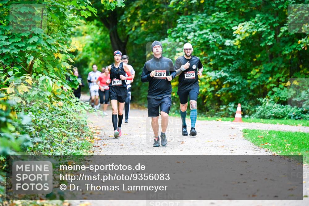 12.10.2025 - Bramfelder Halbmarathon 2025 Dr. Thomas Lammeyer http://msf.ph/oto/9356083 12.10.2025 10:55:48 Laufen 2619, 2287, 2223 meine-sportfotos.de