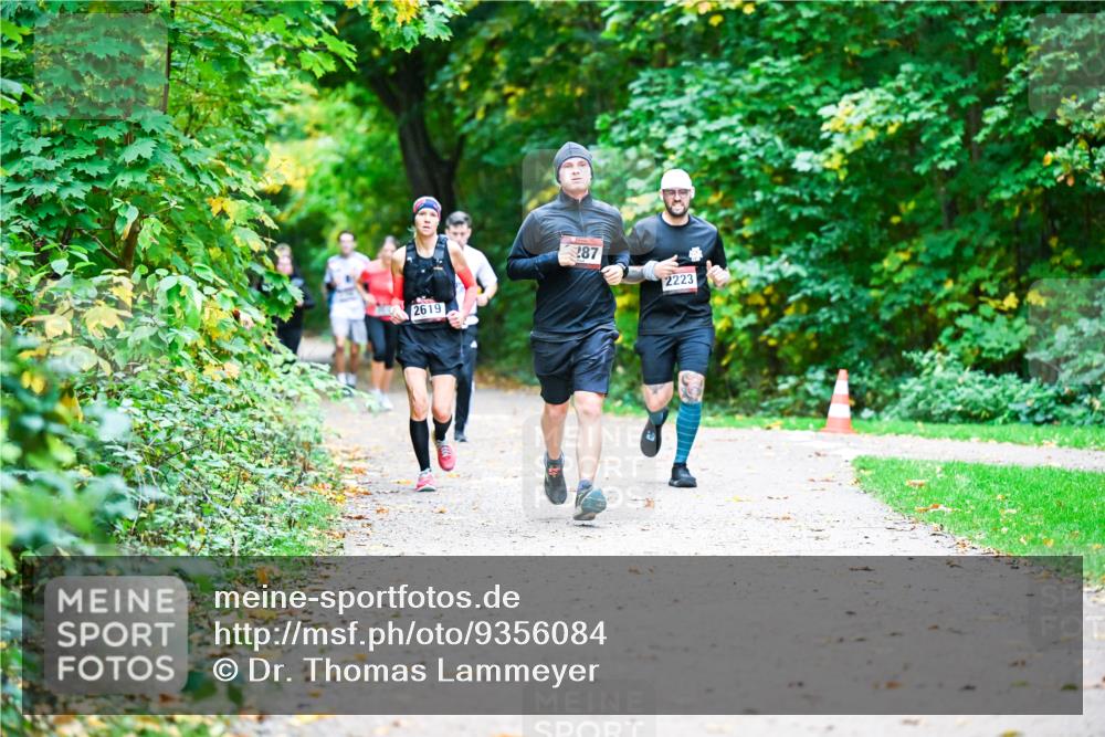 12.10.2025 - Bramfelder Halbmarathon 2025 Dr. Thomas Lammeyer http://msf.ph/oto/9356084 12.10.2025 10:55:49 Laufen 2619, 287, 2223 meine-sportfotos.de