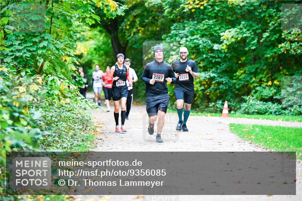 12.10.2025 - Bramfelder Halbmarathon 2025 Dr. Thomas Lammeyer http://msf.ph/oto/9356085 12.10.2025 10:55:49 Laufen 2619, 2287, 2223 meine-sportfotos.de