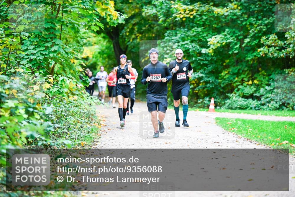 12.10.2025 - Bramfelder Halbmarathon 2025 Dr. Thomas Lammeyer http://msf.ph/oto/9356088 12.10.2025 10:55:49 Laufen 2619, 2287, 2223 meine-sportfotos.de