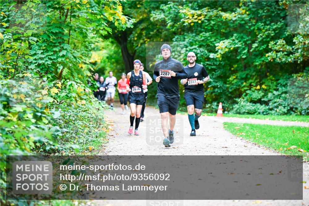12.10.2025 - Bramfelder Halbmarathon 2025 Dr. Thomas Lammeyer http://msf.ph/oto/9356092 12.10.2025 10:55:50 Laufen 2619, 2287, 2223 meine-sportfotos.de