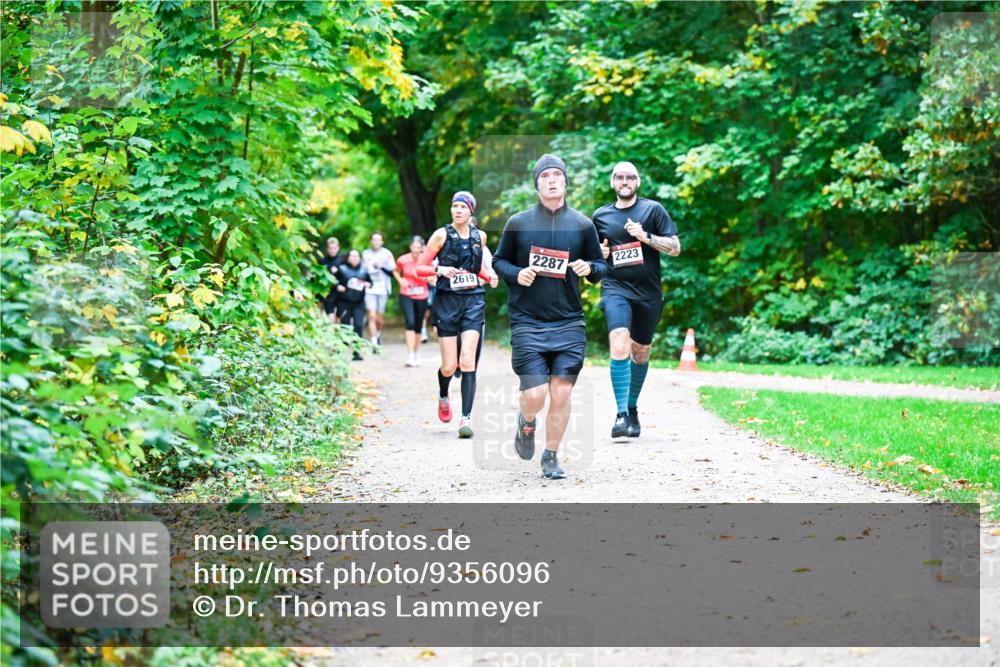 12.10.2025 - Bramfelder Halbmarathon 2025 Dr. Thomas Lammeyer http://msf.ph/oto/9356096 12.10.2025 10:55:50 Laufen 2619, 2287, 2223 meine-sportfotos.de