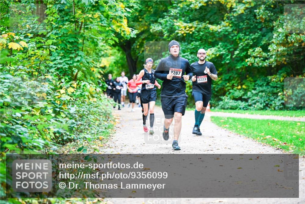 12.10.2025 - Bramfelder Halbmarathon 2025 Dr. Thomas Lammeyer http://msf.ph/oto/9356099 12.10.2025 10:55:51 Laufen 2619, 2287, 2223 meine-sportfotos.de