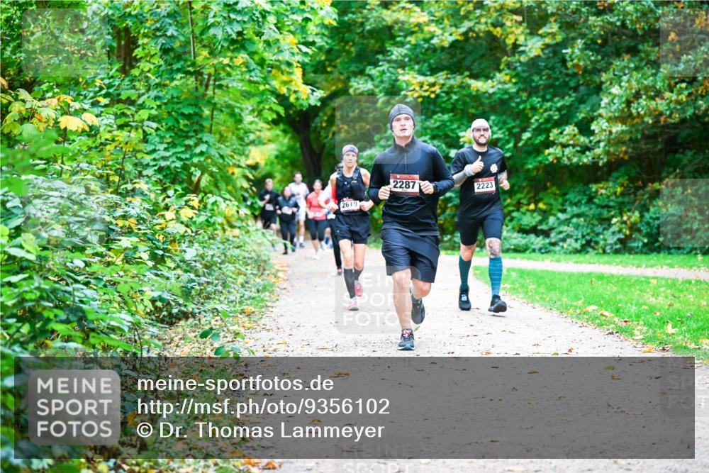 12.10.2025 - Bramfelder Halbmarathon 2025 Dr. Thomas Lammeyer http://msf.ph/oto/9356102 12.10.2025 10:55:51 Laufen 2619, 2287, 2223 meine-sportfotos.de