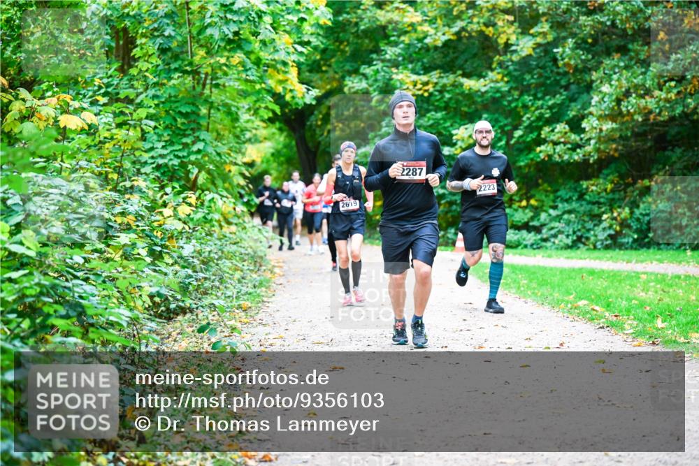 12.10.2025 - Bramfelder Halbmarathon 2025 Dr. Thomas Lammeyer http://msf.ph/oto/9356103 12.10.2025 10:55:51 Laufen 2619, 2287, 2223 meine-sportfotos.de