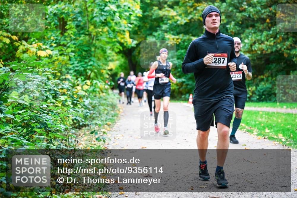 12.10.2025 - Bramfelder Halbmarathon 2025 Dr. Thomas Lammeyer http://msf.ph/oto/9356114 12.10.2025 10:55:53 Laufen 2619, 287, 2223 meine-sportfotos.de