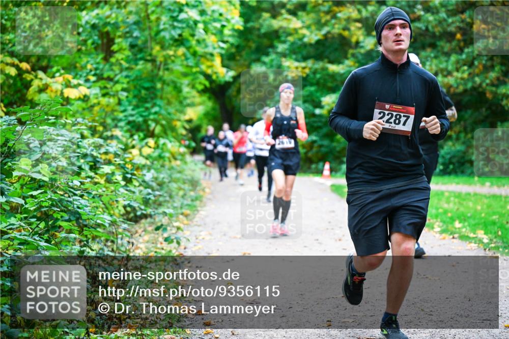 12.10.2025 - Bramfelder Halbmarathon 2025 Dr. Thomas Lammeyer http://msf.ph/oto/9356115 12.10.2025 10:55:53 Laufen 2287 meine-sportfotos.de