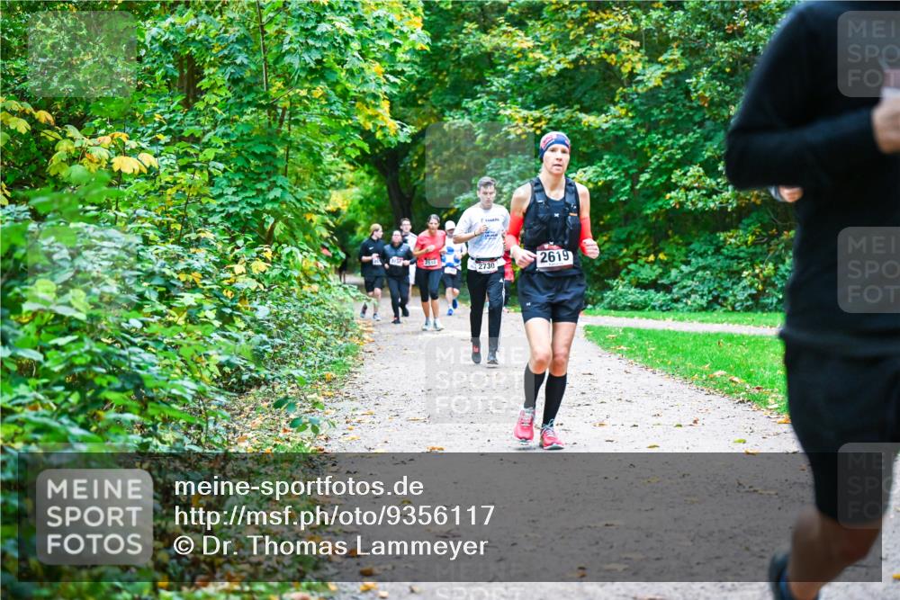 12.10.2025 - Bramfelder Halbmarathon 2025 Dr. Thomas Lammeyer http://msf.ph/oto/9356117 12.10.2025 10:55:54 Laufen 2619, 2730 meine-sportfotos.de