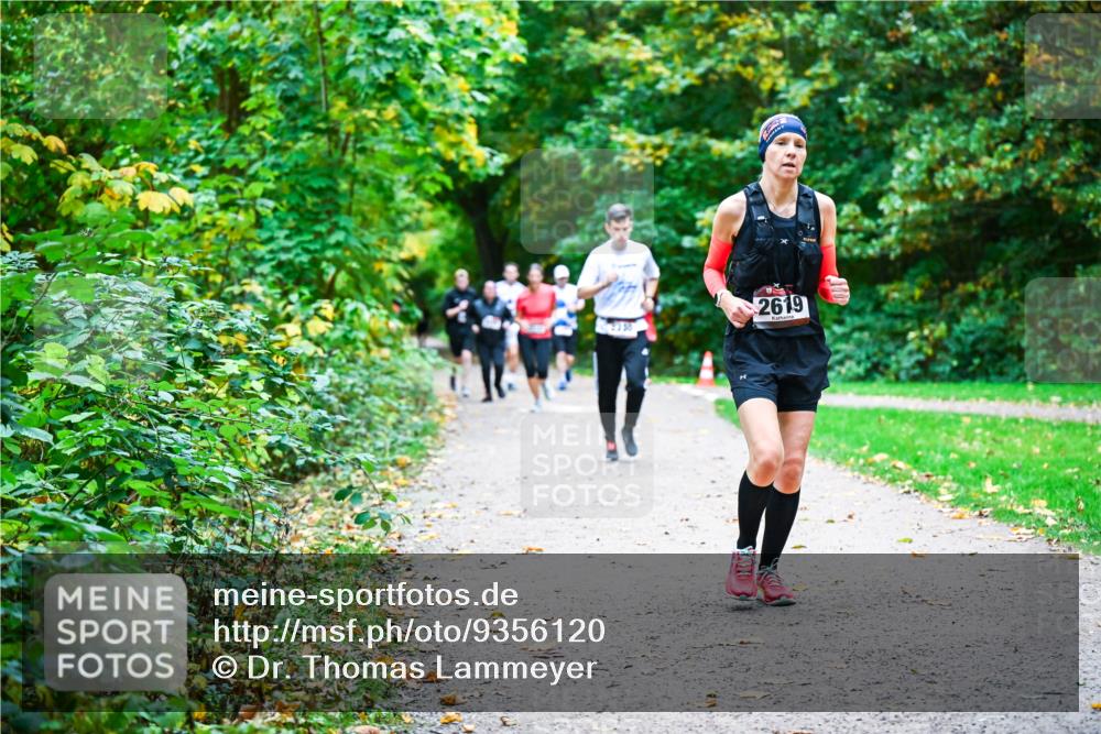 12.10.2025 - Bramfelder Halbmarathon 2025 Dr. Thomas Lammeyer http://msf.ph/oto/9356120 12.10.2025 10:55:54 Laufen 2619 meine-sportfotos.de