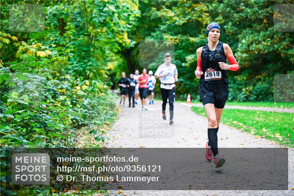 12.10.2025 - Bramfelder Halbmarathon 2025 Dr. Thomas Lammeyer http://msf.ph/oto/9356121 12.10.2025 10:55:54 Laufen 2619 meine-sportfotos.de