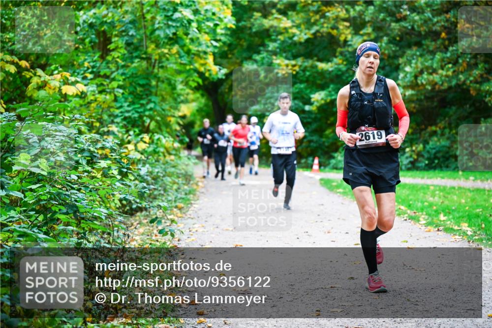 12.10.2025 - Bramfelder Halbmarathon 2025 Dr. Thomas Lammeyer http://msf.ph/oto/9356122 12.10.2025 10:55:55 Laufen 2619 meine-sportfotos.de
