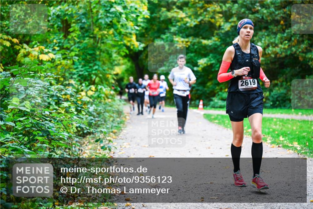 12.10.2025 - Bramfelder Halbmarathon 2025 Dr. Thomas Lammeyer http://msf.ph/oto/9356123 12.10.2025 10:55:55 Laufen 2619 meine-sportfotos.de