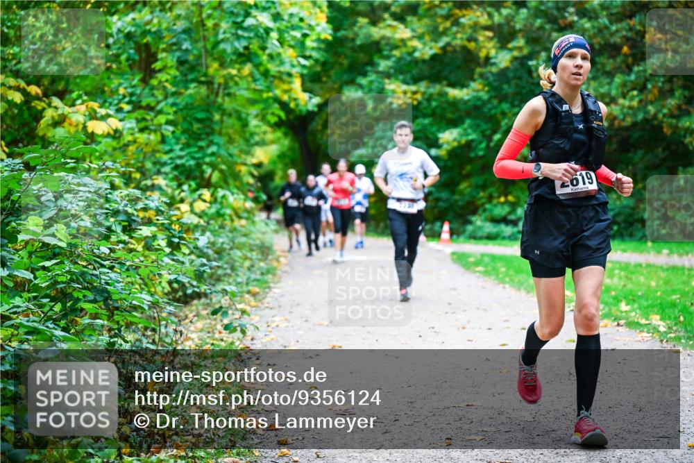 12.10.2025 - Bramfelder Halbmarathon 2025 Dr. Thomas Lammeyer http://msf.ph/oto/9356124 12.10.2025 10:55:55 Laufen 2619 meine-sportfotos.de