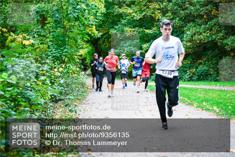 12.10.2025 - Bramfelder Halbmarathon 2025 Dr. Thomas Lammeyer http://msf.ph/oto/9356135 12.10.2025 10:55:57 Laufen 2150, 2510, 2488, 2770, 2730 meine-sportfotos.de
