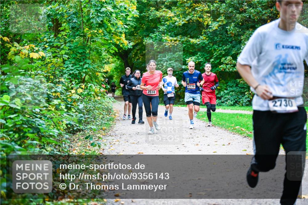 12.10.2025 - Bramfelder Halbmarathon 2025 Dr. Thomas Lammeyer http://msf.ph/oto/9356143 12.10.2025 10:55:58 Laufen 215, 2510, 2488, 2770, 2730 meine-sportfotos.de