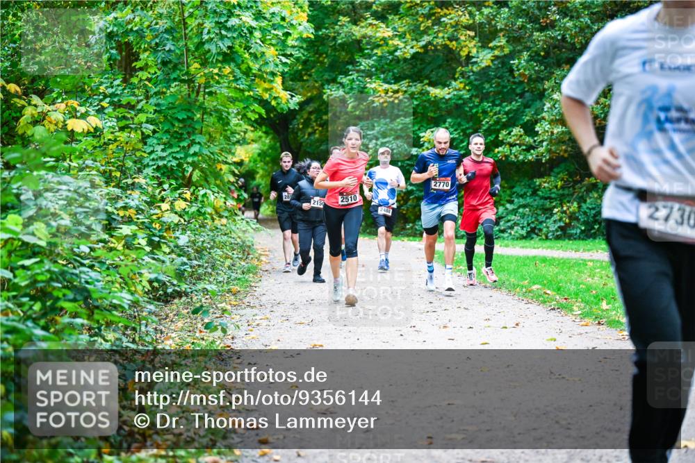 12.10.2025 - Bramfelder Halbmarathon 2025 Dr. Thomas Lammeyer http://msf.ph/oto/9356144 12.10.2025 10:55:58 Laufen 28, 2150, 2510, 2488, 2770, 2730 meine-sportfotos.de
