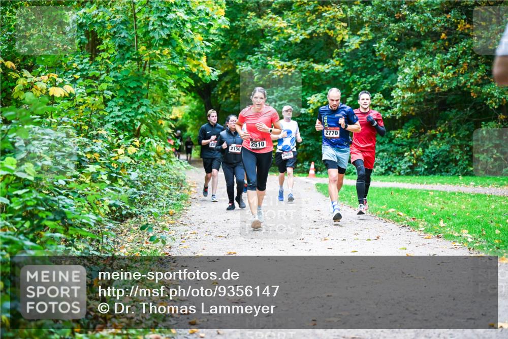 12.10.2025 - Bramfelder Halbmarathon 2025 Dr. Thomas Lammeyer http://msf.ph/oto/9356147 12.10.2025 10:55:59 Laufen 28, 2150, 2510, 2488, 2770 meine-sportfotos.de