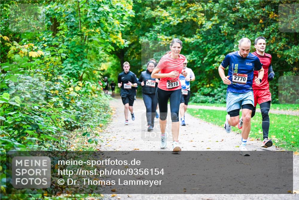 12.10.2025 - Bramfelder Halbmarathon 2025 Dr. Thomas Lammeyer http://msf.ph/oto/9356154 12.10.2025 10:56:00 Laufen 2853, 2150, 2510, 488, 2770 meine-sportfotos.de