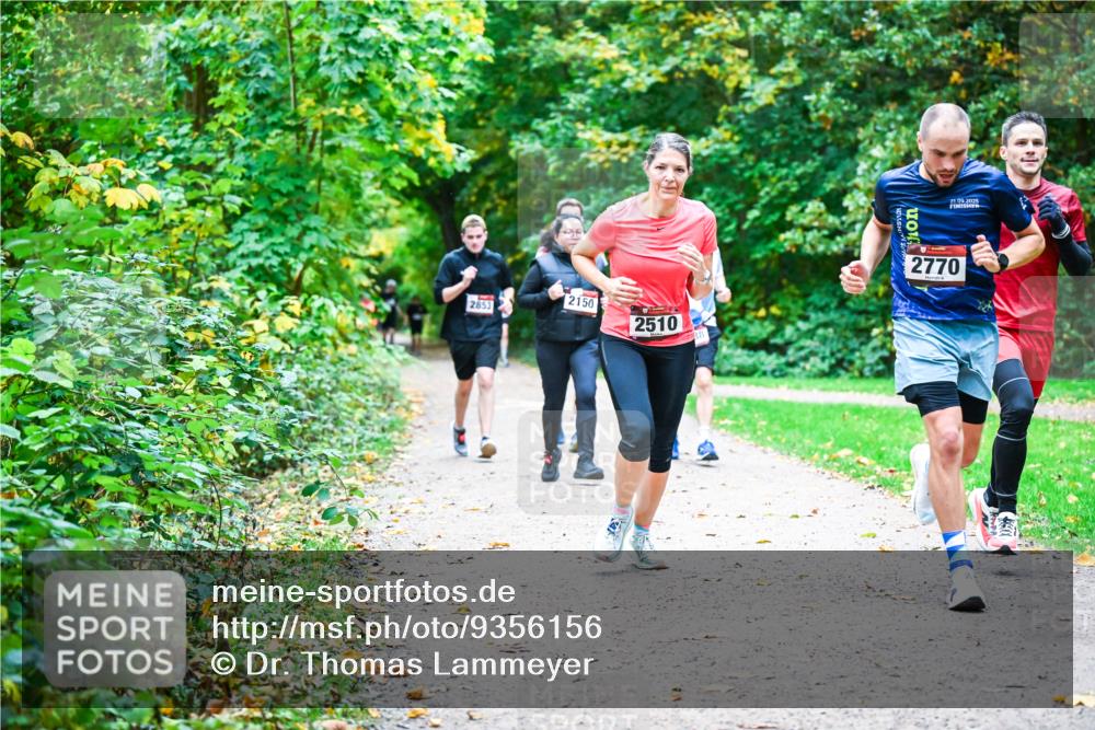 12.10.2025 - Bramfelder Halbmarathon 2025 Dr. Thomas Lammeyer http://msf.ph/oto/9356156 12.10.2025 10:56:00 Laufen 2150, 2853, 2510, 2770, 21, 09, 2025 meine-sportfotos.de