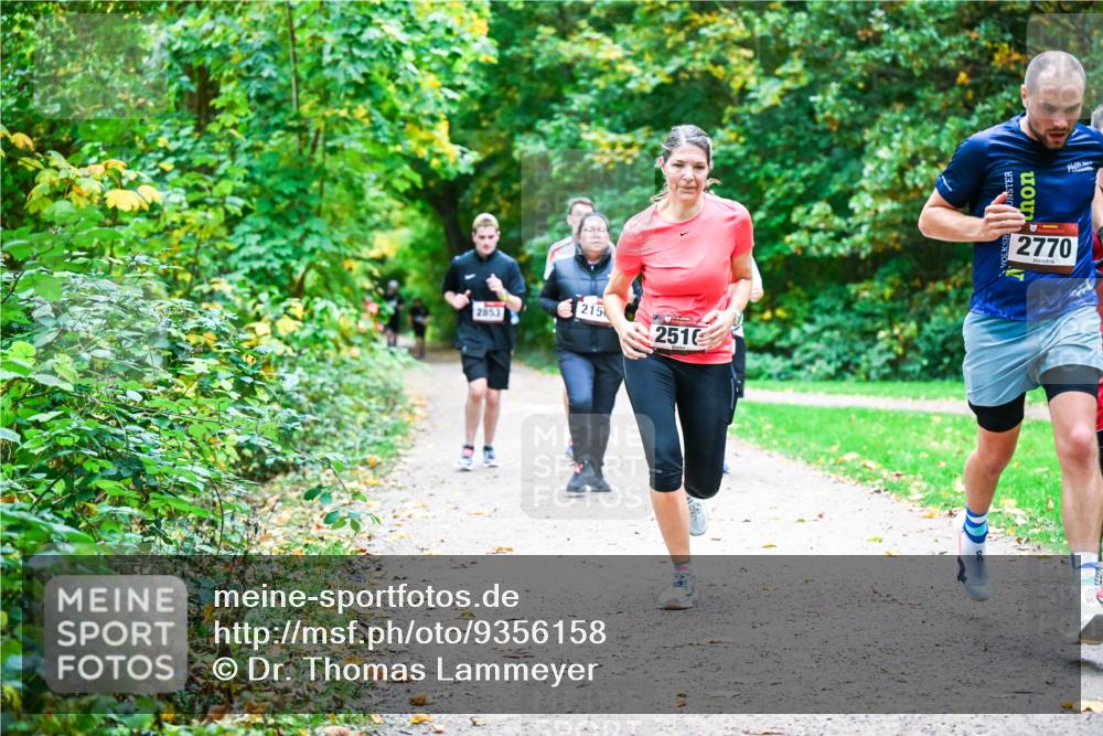 12.10.2025 - Bramfelder Halbmarathon 2025 Dr. Thomas Lammeyer http://msf.ph/oto/9356158 12.10.2025 10:56:01 Laufen 2853, 215, 2510, 2770, 1993 meine-sportfotos.de