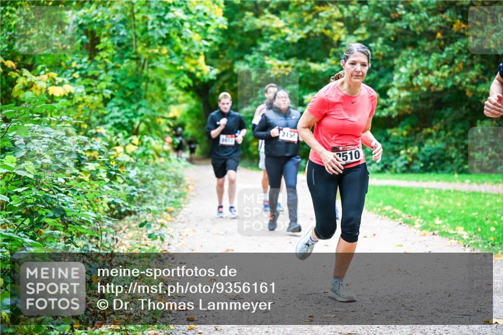 12.10.2025 - Bramfelder Halbmarathon 2025 Dr. Thomas Lammeyer http://msf.ph/oto/9356161 12.10.2025 10:56:01 Laufen 2013, 2150, 2510 meine-sportfotos.de
