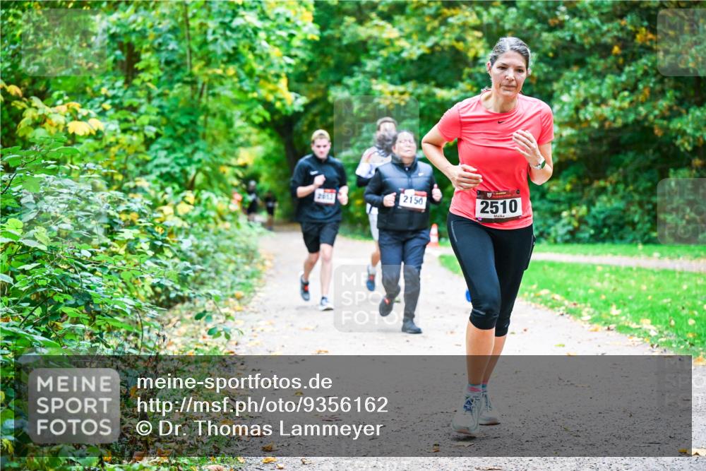 12.10.2025 - Bramfelder Halbmarathon 2025 Dr. Thomas Lammeyer http://msf.ph/oto/9356162 12.10.2025 10:56:01 Laufen 2, 853, 2150, 2510 meine-sportfotos.de