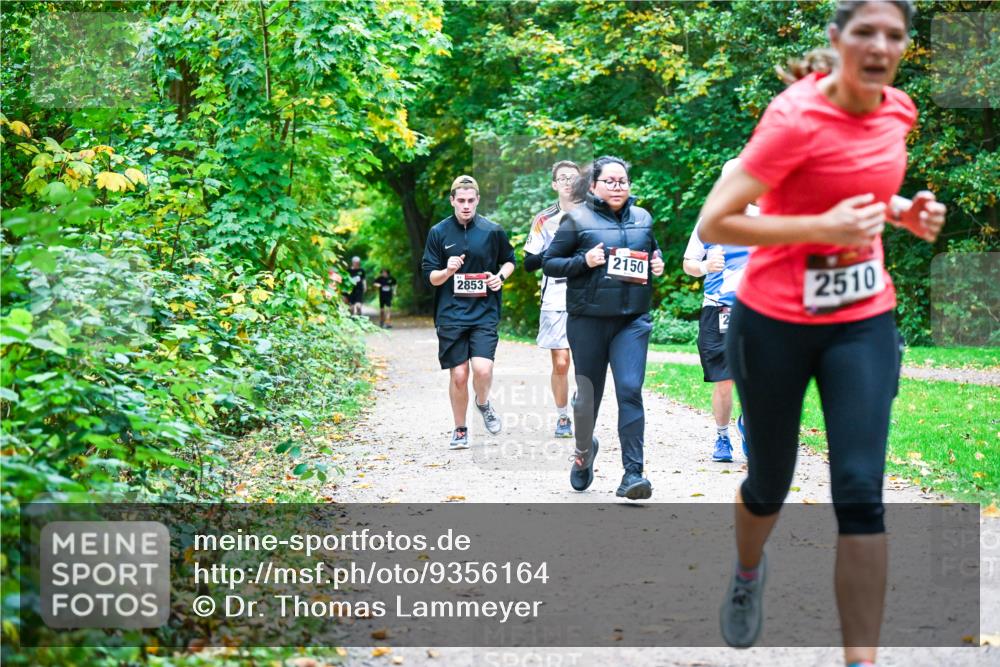 12.10.2025 - Bramfelder Halbmarathon 2025 Dr. Thomas Lammeyer http://msf.ph/oto/9356164 12.10.2025 10:56:02 Laufen 2853, 2150, 2510 meine-sportfotos.de
