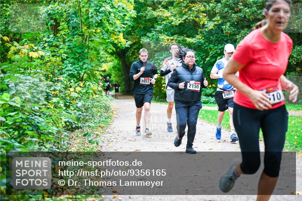 12.10.2025 - Bramfelder Halbmarathon 2025 Dr. Thomas Lammeyer http://msf.ph/oto/9356165 12.10.2025 10:56:02 Laufen 2853, 2150, 2488, 10 meine-sportfotos.de