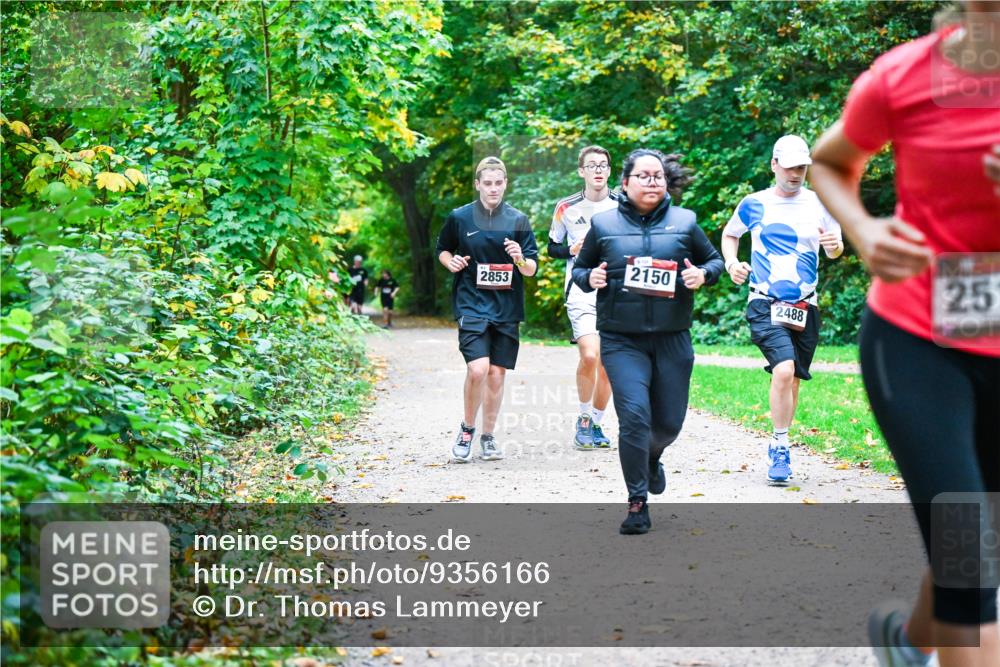12.10.2025 - Bramfelder Halbmarathon 2025 Dr. Thomas Lammeyer http://msf.ph/oto/9356166 12.10.2025 10:56:02 Laufen 2853, 2150, 2488, 25 meine-sportfotos.de