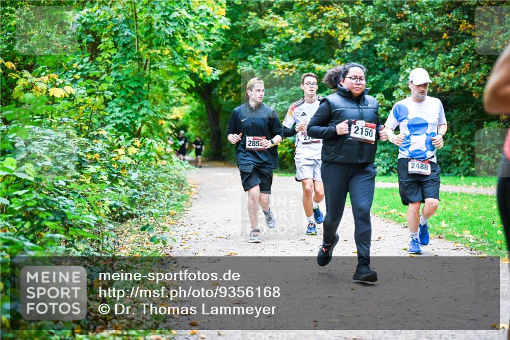 12.10.2025 - Bramfelder Halbmarathon 2025 Dr. Thomas Lammeyer http://msf.ph/oto/9356168 12.10.2025 10:56:02 Laufen 2852, 2150, 2488 meine-sportfotos.de
