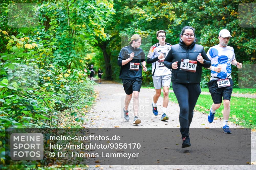12.10.2025 - Bramfelder Halbmarathon 2025 Dr. Thomas Lammeyer http://msf.ph/oto/9356170 12.10.2025 10:56:03 Laufen 270, 2853, 2150, 2488 meine-sportfotos.de