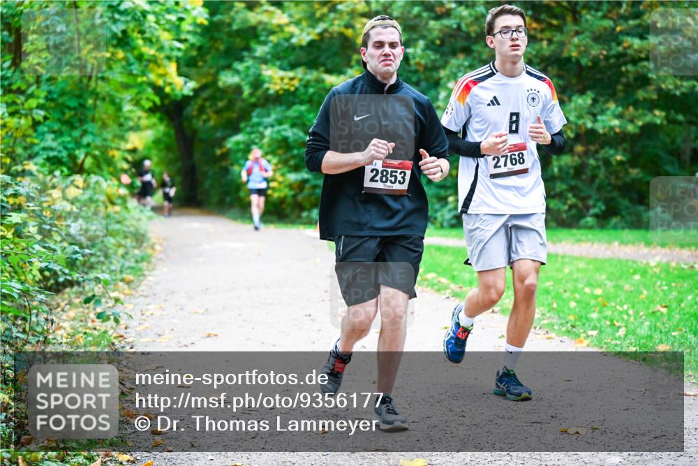 12.10.2025 - Bramfelder Halbmarathon 2025 Dr. Thomas Lammeyer http://msf.ph/oto/9356177 12.10.2025 10:56:04 Laufen 2, 2853, 2768 meine-sportfotos.de