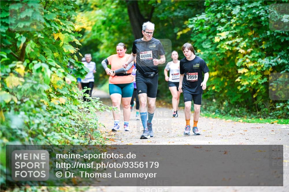 12.10.2025 - Bramfelder Halbmarathon 2025 Dr. Thomas Lammeyer http://msf.ph/oto/9356179 12.10.2025 10:56:14 Laufen 2351, 2059 meine-sportfotos.de